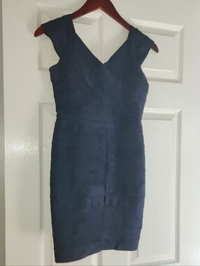 Women’s Navy V-Neck Bandage Dress